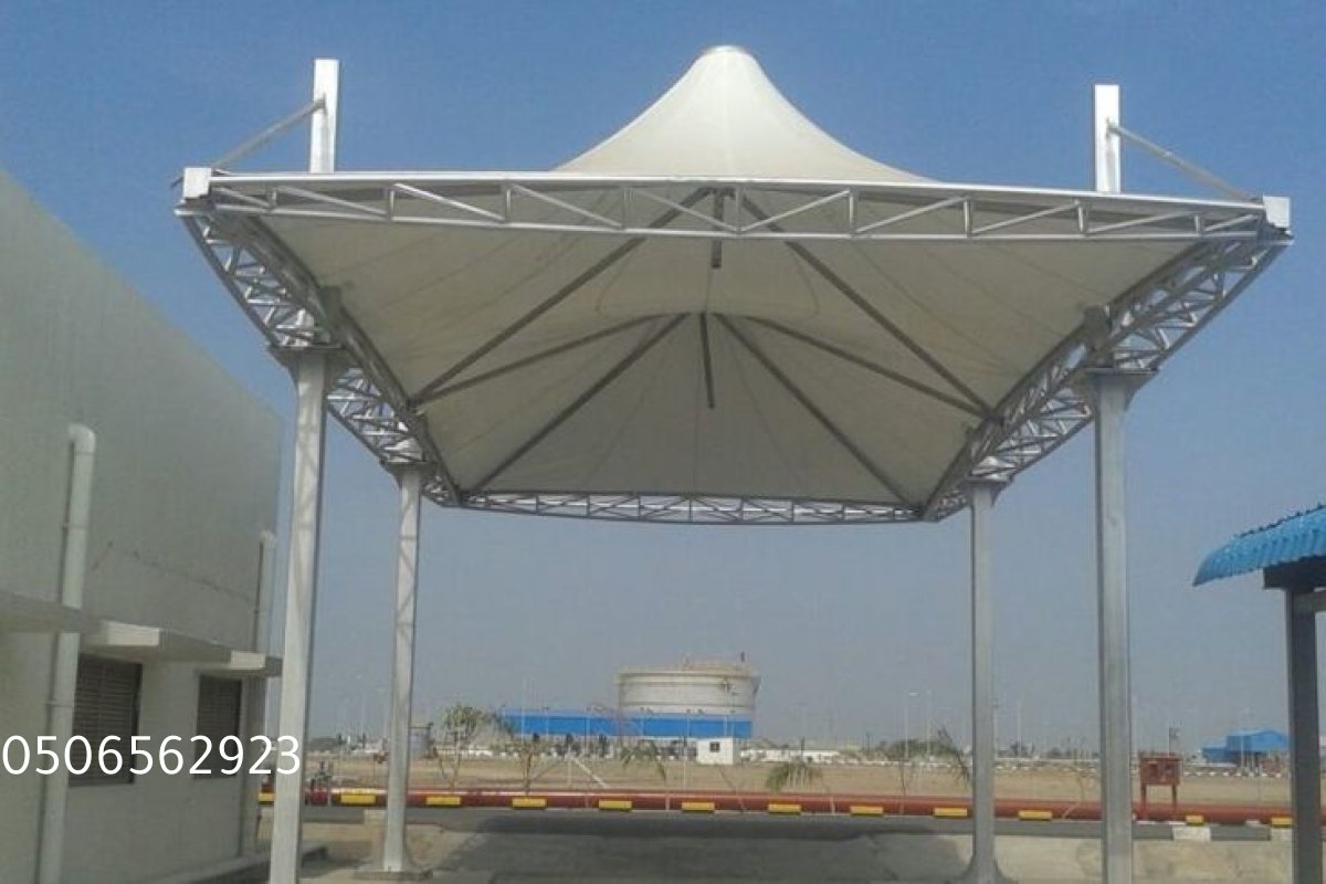 مظلات مخروطية جدة: الحل الأمثل لحماية المساحات الخارجية بأناقة